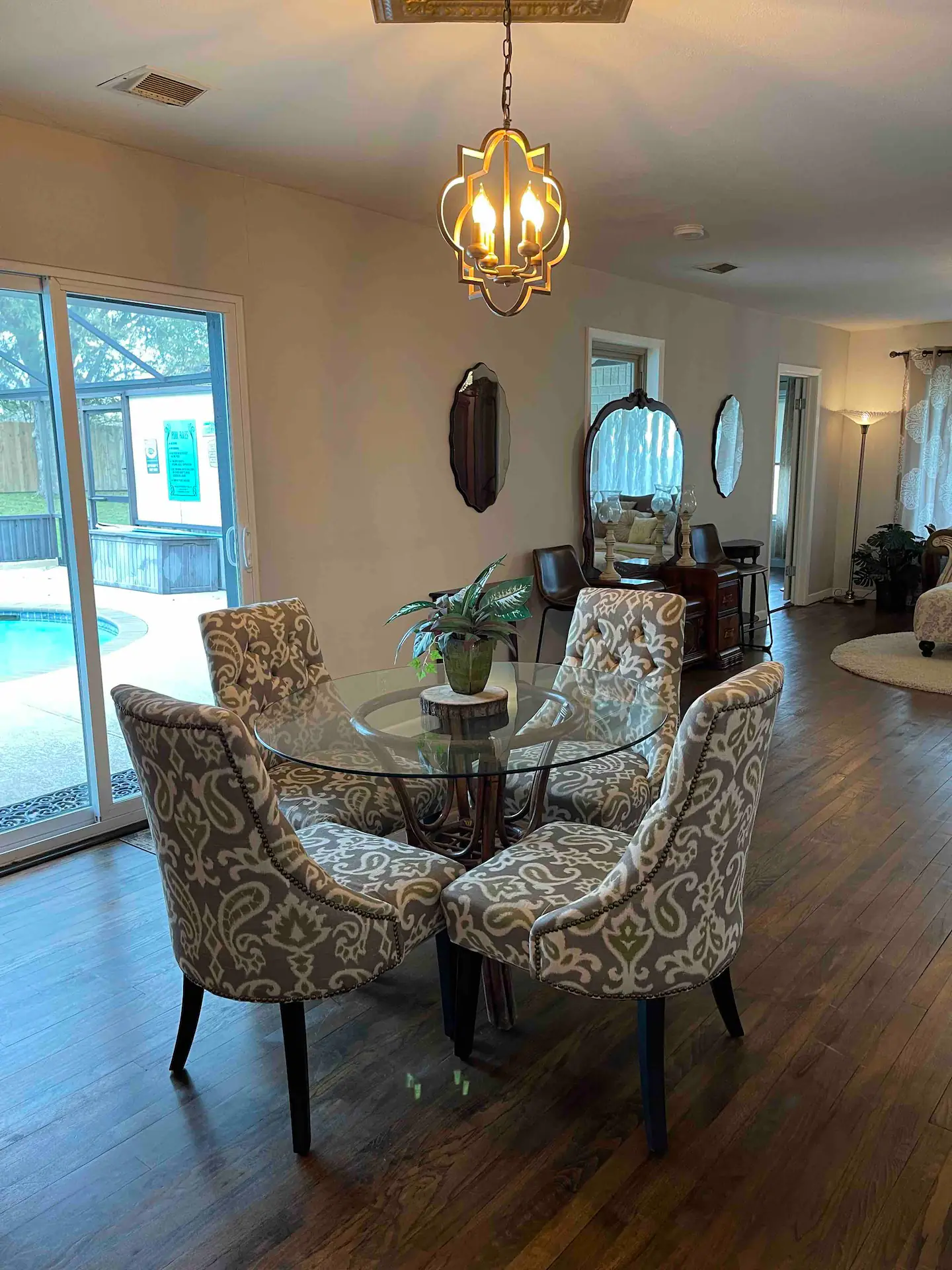 breakfast nook in airbnb